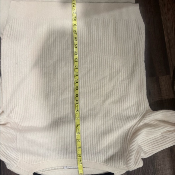 Women’s Athleta Cream Wool Sweater sz L - Picture 3 of 6